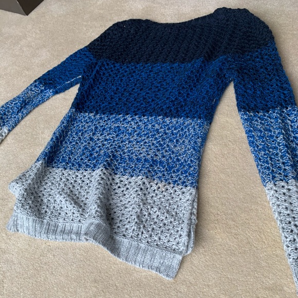 Women’s sweater - Picture 9 of 10